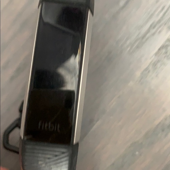 Fitbit Alta HR - Picture 2 of 7